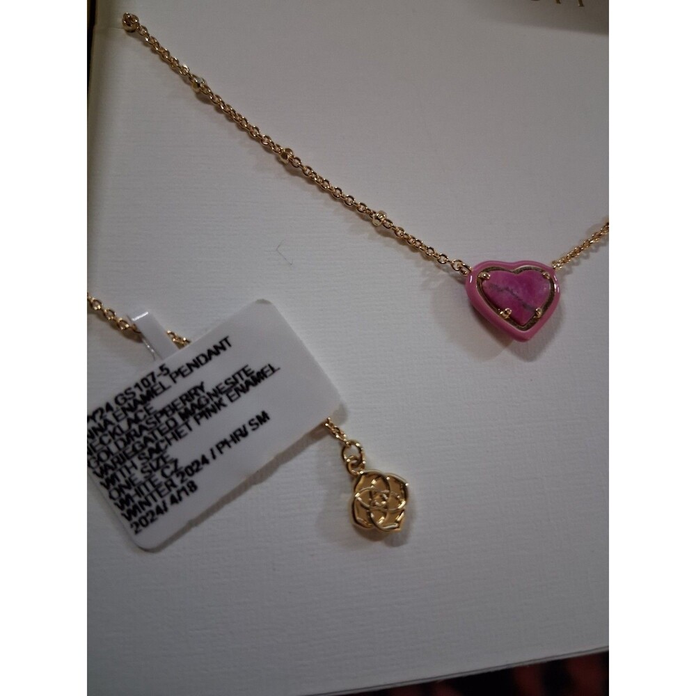 Kendra Scott Anna Enamel Pendant Necklace dainty raspberry heart Gift Box